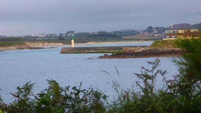 Ouessant 200M Plage Et Port Sibiril